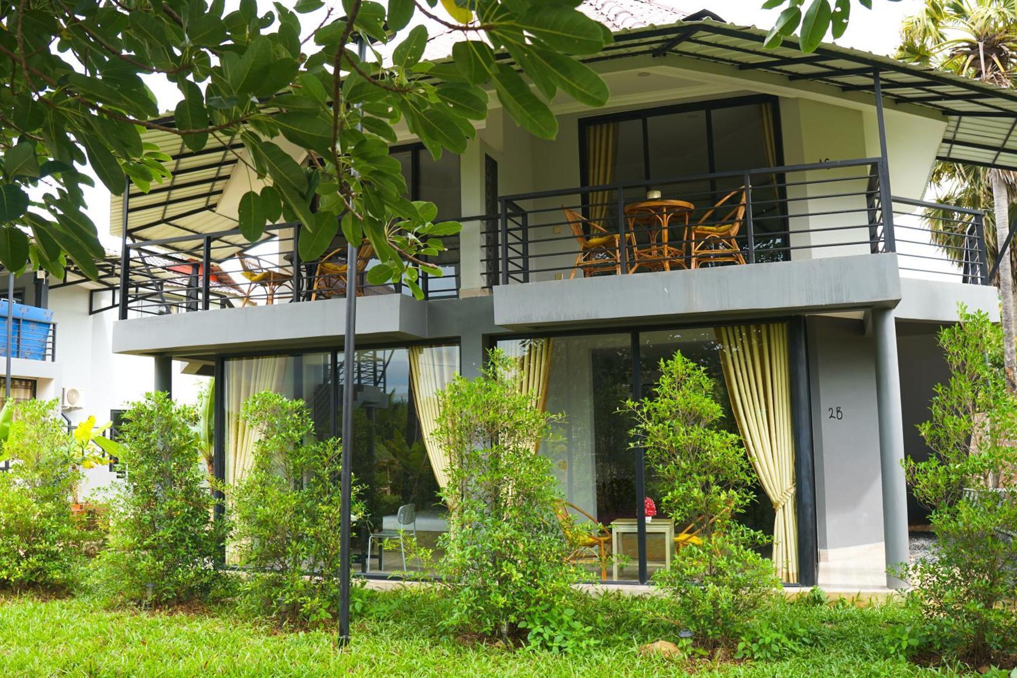 Funky Moon Kampot Hostel Exterior foto